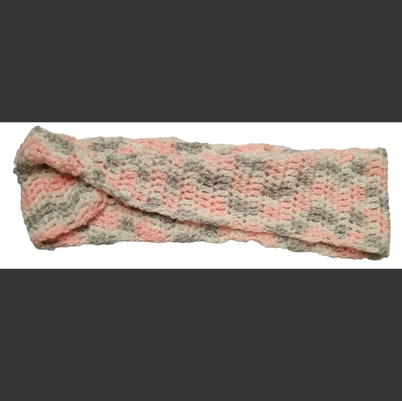 Handmade Crochet Beanie Hat And Scarf pink gray white - Picture 2 of 12